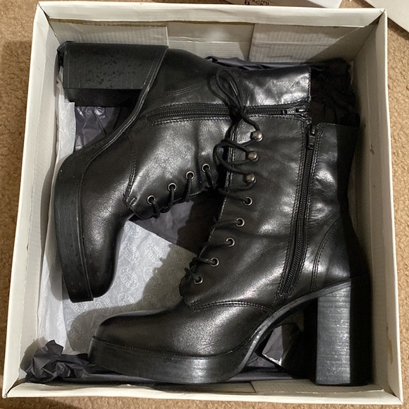 Steve Madden Loring Black Leather Boots - Picture 8 of 8